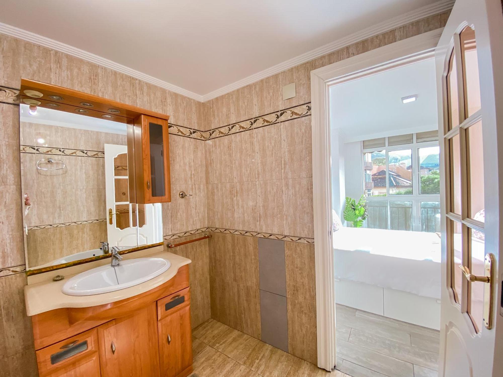 3 Rooms Y 3 Baths Y Aparcamiento Catedral Malaga Exterior photo